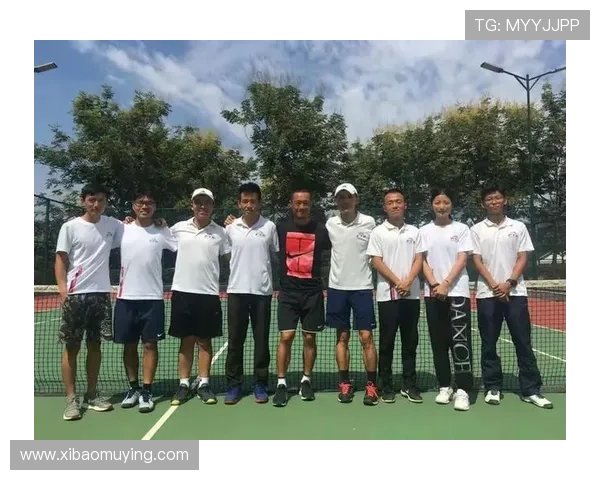 西安网球队的灵活性揭秘:如何在赛场上展现卓越技巧与团队协作 西安网球队的灵活性揭秘:如何在赛场上展现卓越技巧与团队协作